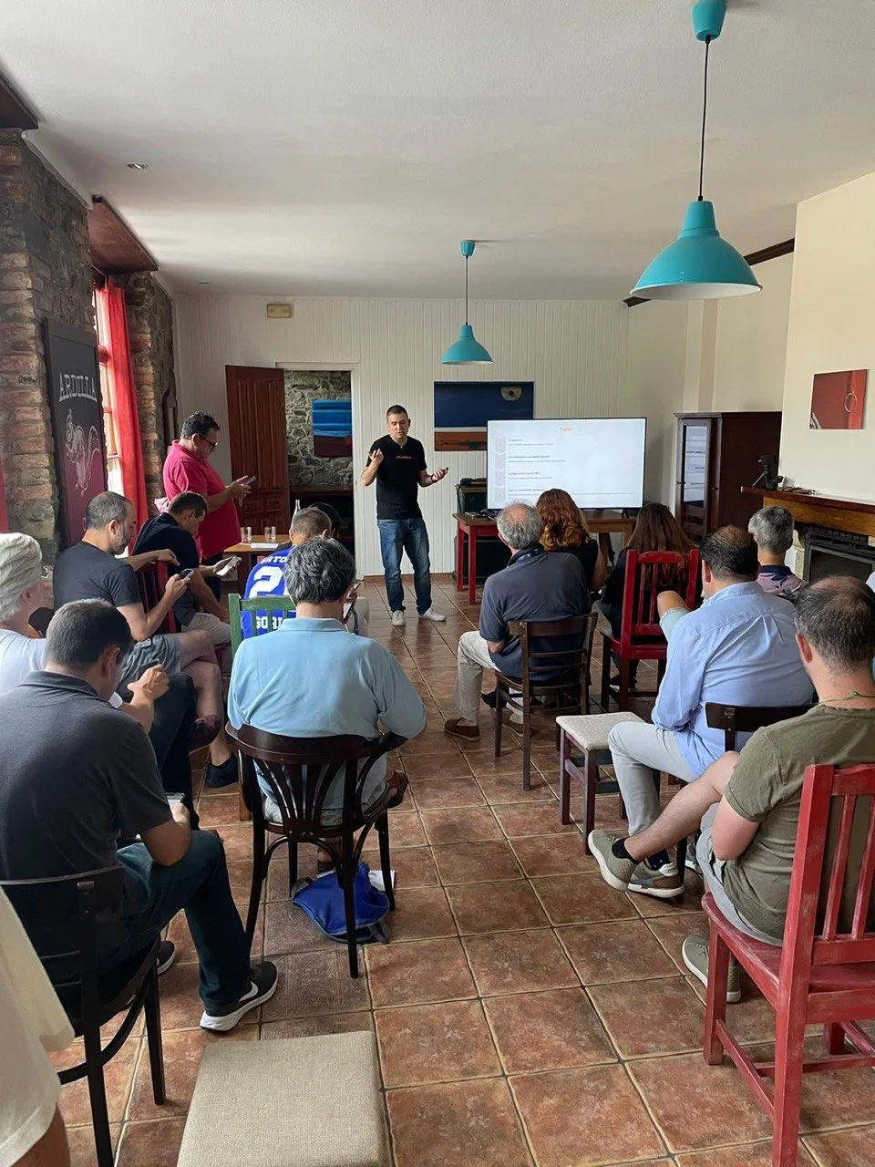 Comunidad de Bitconia en persona — foto 5 (sustituir por foto real)